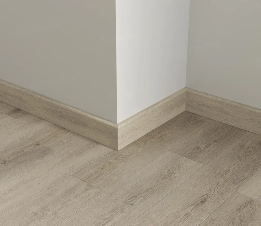 Плинтус Alpine Floor Parquet Light Мета SK 11-27 2200×80×12,5 фото в интерьере